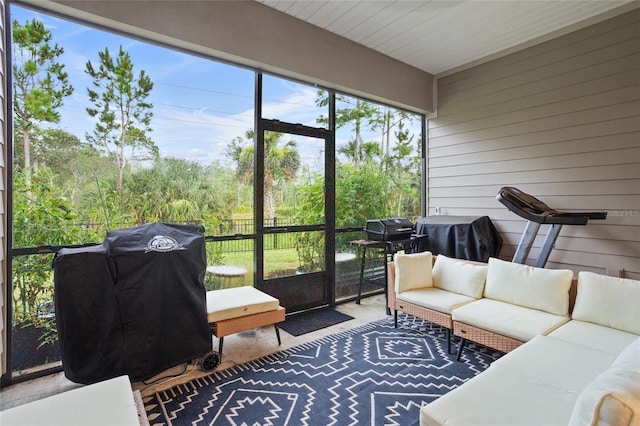 2149 Raglan Cir, Ormond Beach, FL 32174 - sunroom with outdoor lounge area