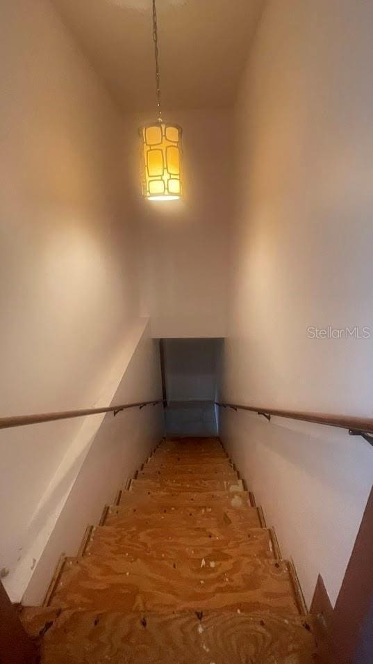 1980 Williams Manor Ave, Orlando, FL 32811 - view of stairway