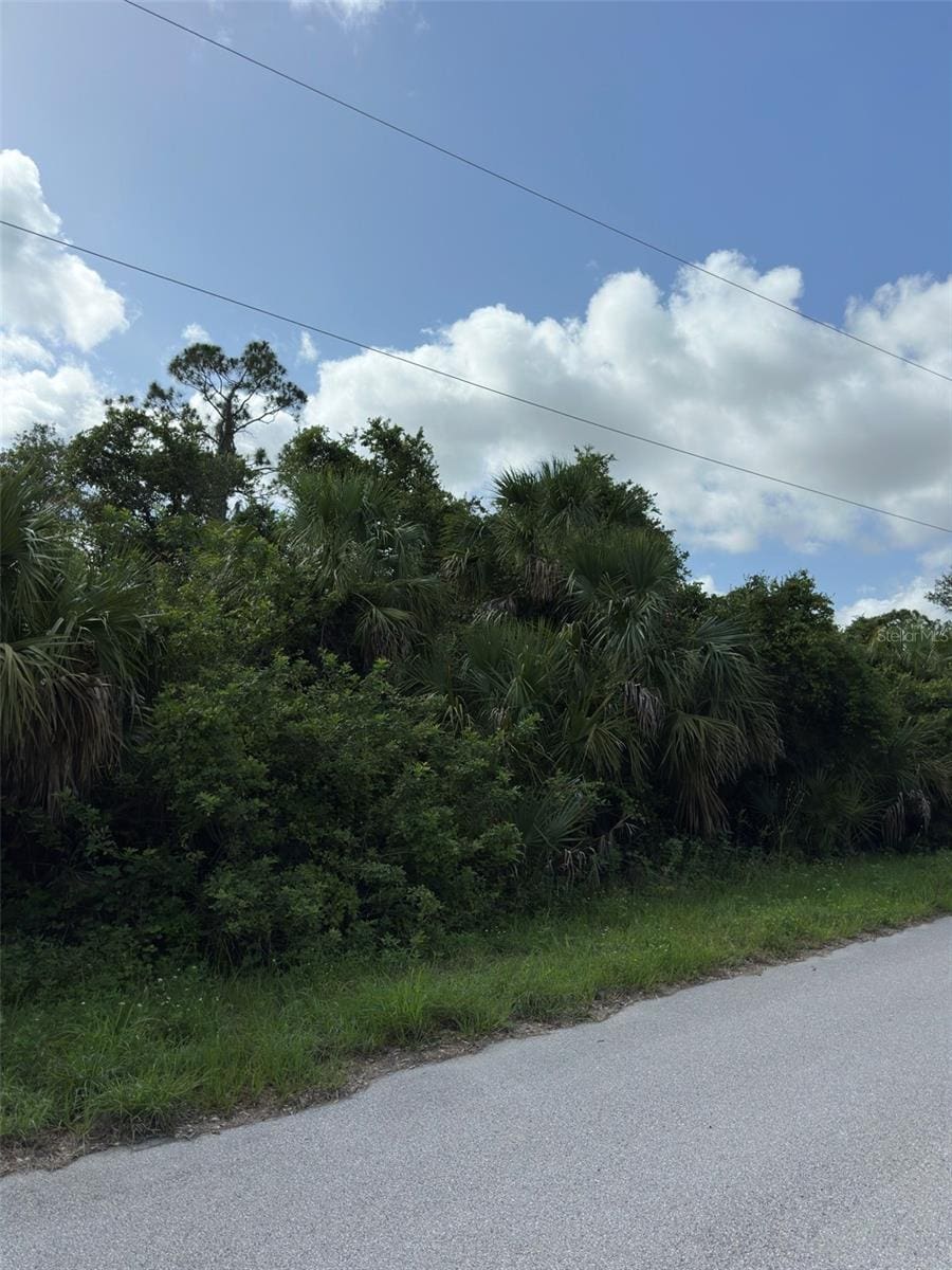 Barcelona Dr, North Port, FL 34288