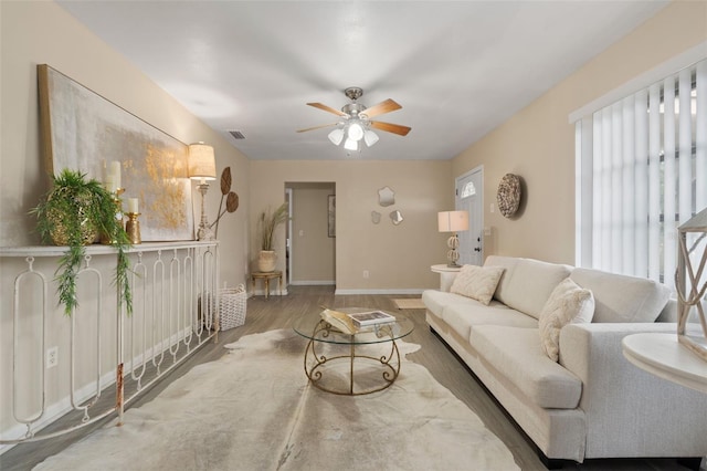 575 Ave M SE, Winter Haven, FL 33880 - living area featuring ceiling fan and wood finished floors
