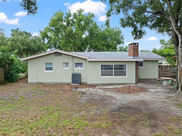 575 Ave M SE, Winter Haven, FL 33880 - back of property featuring a chimney
