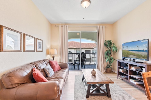 4024 Breakview Dr Unit 402, Orlando, FL 32819 - living room featuring light wood-style flooring