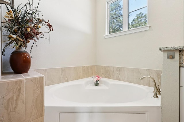 430 Baker Ave, Lake Helen, FL 32744 - bathroom featuring a garden tub