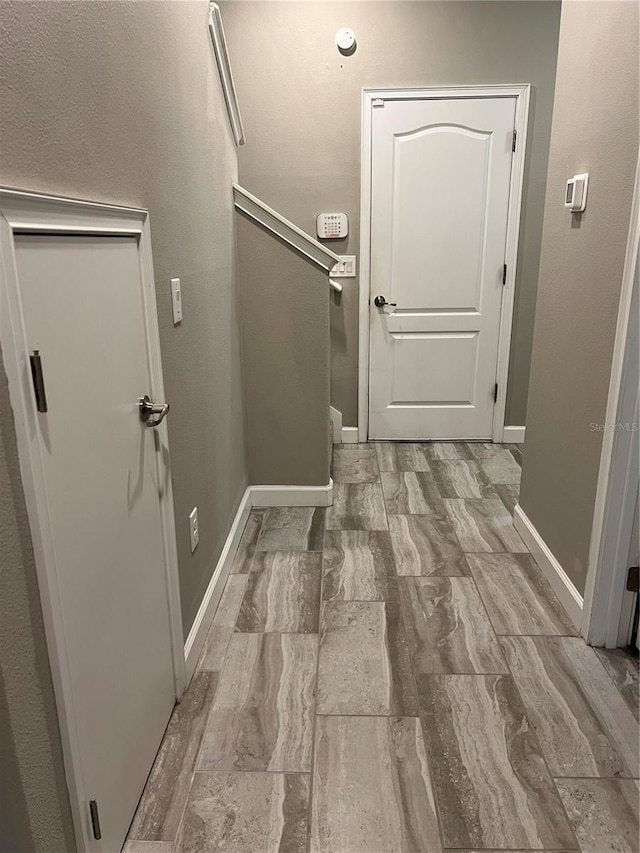 8512 Player Point Dr, Davenport, FL 33896 - hall featuring baseboards