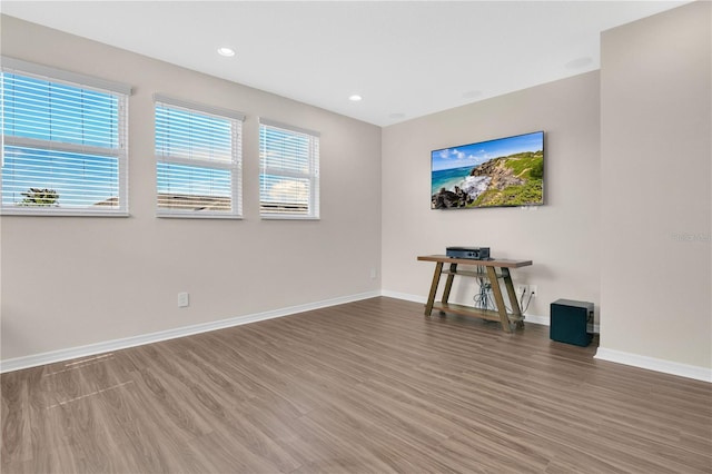 1564 Atlantic Coastline Loop, Oakland, FL 34787 - spare room with wood finished floors and recessed lighting