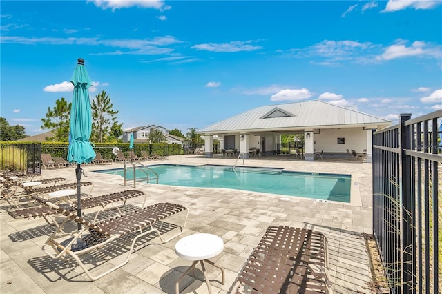 1564 Atlantic Coastline Loop, Oakland, FL 34787 - community pool featuring a patio