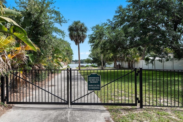 91 Minnehaha Cir, Maitland, FL 32751 - gate featuring a water view