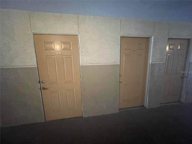 826 Camargo Way Unit 201, Altamonte Springs, FL 32714 - hallway with a textured wall