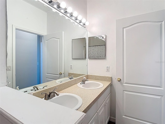 799 Hacienda Cir, Kissimmee, FL 34741 - bathroom with double vanity