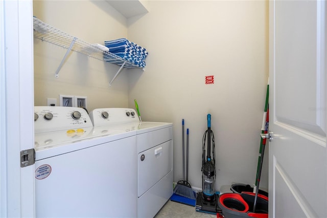1907 Summer Dr, Davenport, FL 33897 - laundry area featuring washer and dryer