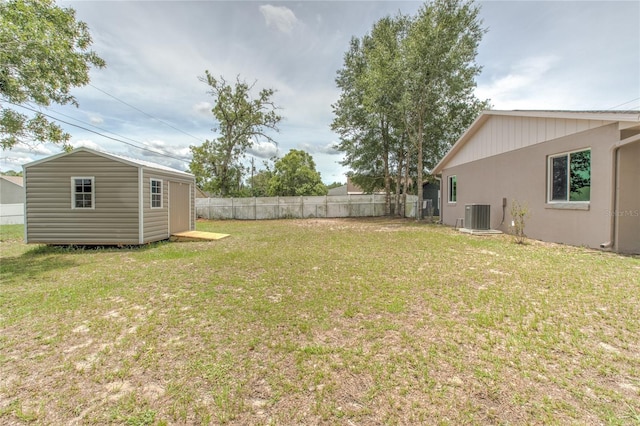 663 Courtland Blvd, Deltona, FL 32738 - view of yard featuring a shed