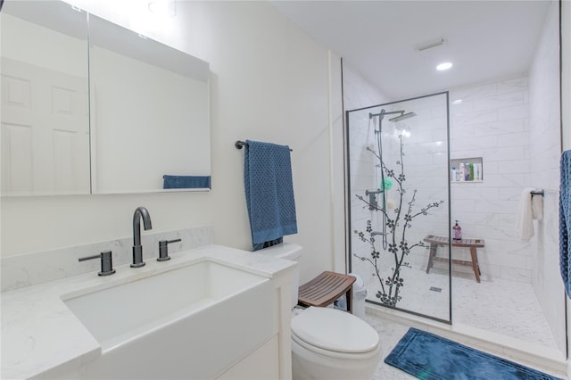 663 Courtland Blvd, Deltona, FL 32738 - bathroom featuring vanity, a tile shower, and recessed lighting