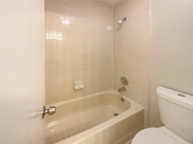 6460 Preakness Dr, Orlando, FL 32818 - full bath featuring toilet and shower / bathtub combination