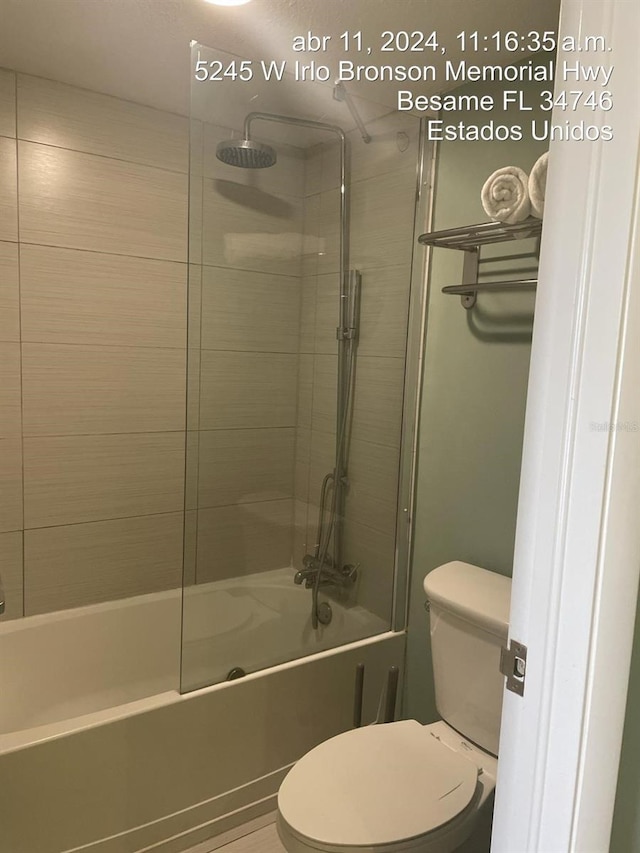 5245 W Irlo Bronson Memorial Hwy Unit 185, Kissimmee, FL 34746 - full bathroom with toilet and bathing tub / shower combination