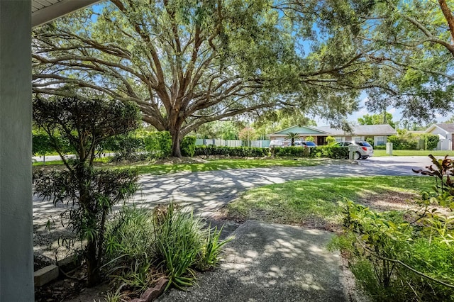 7201 Pleasant Dr, Orlando, FL 32818 - view of property's community featuring driveway
