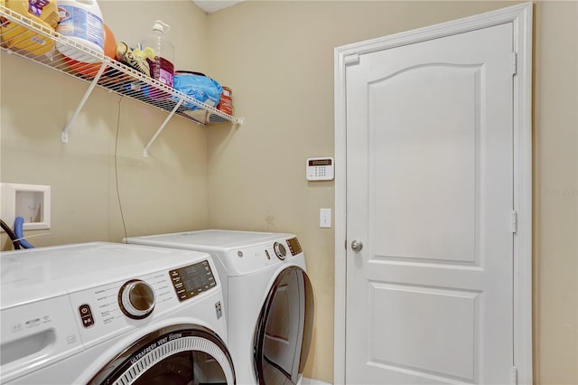 1514 Tamarind Rd, Davenport, FL 33896 - laundry area with separate washer and dryer
