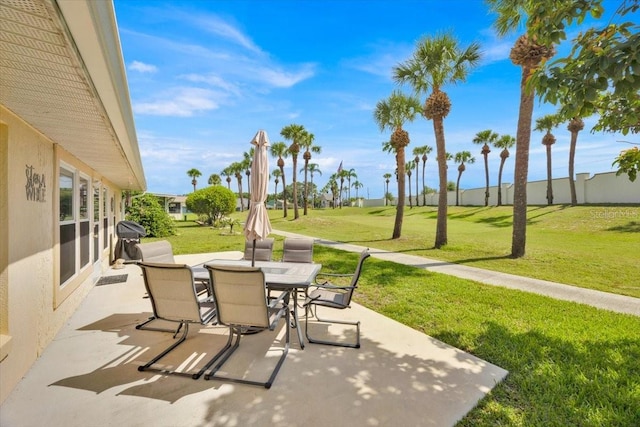 422 Harbourview Dr, Haines City, FL 33844 - view of patio / terrace featuring outdoor dining area