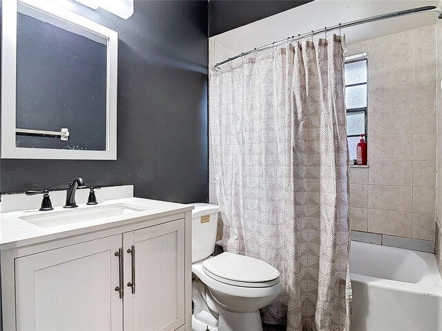 1510 Chatsworth Ave, Deltona, FL 32738 - bathroom with vanity and shower / tub combo