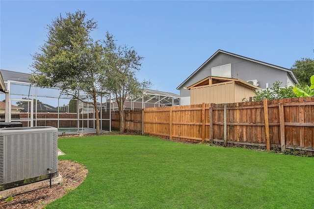 2408 Groveway Dr, Valrico, FL 33596 - view of fenced backyard