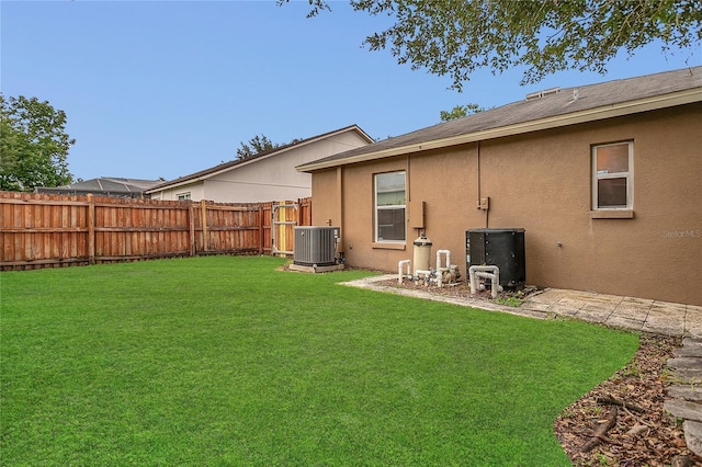 2408 Groveway Dr, Valrico, FL 33596 - view of yard