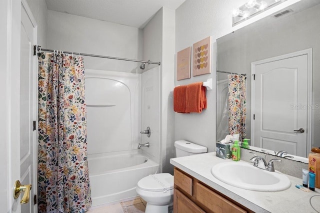 2426 Caravelle Cir, Kissimmee, FL 34746 - bathroom featuring vanity and shower / bath combo