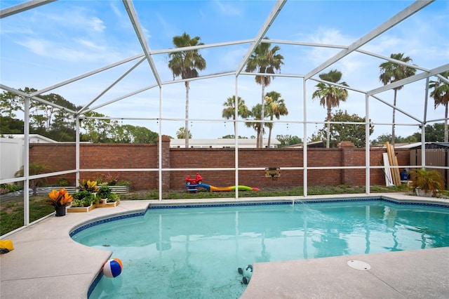 1145 Jaybee Ave, Davenport, FL 33897 - view of pool featuring a fenced backyard and a lanai