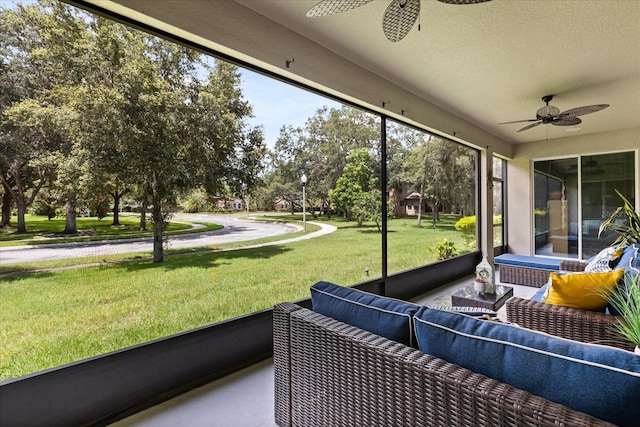 2700 Tree Meadow Loop, Apopka, FL 32712 - sunroom with a ceiling fan
