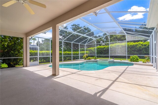 2340 Blackjack Oak St, Ocoee, FL 34761 - view of pool featuring a patio, a ceiling fan, a pool with connected hot tub, and a lanai
