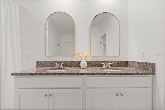 5684 Horseshoe Loop, Apopka, FL 32712 - full bath with double vanity and ornamental molding