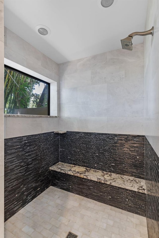 10545 Down Lakeview Cir, Windermere, FL 34786 - bathroom with tiled shower
