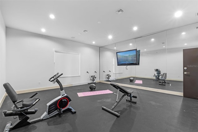 10545 Down Lakeview Cir, Windermere, FL 34786 - exercise room with recessed lighting