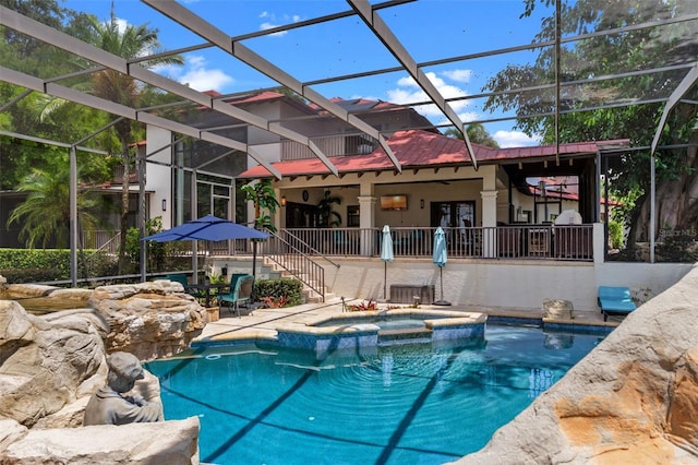 10545 Down Lakeview Cir, Windermere, FL 34786 - view of pool featuring a patio, a pool with connected hot tub, and a lanai