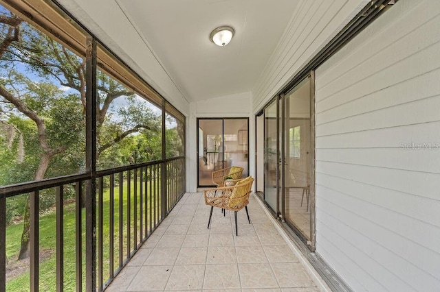 1870 Whispering Way, Tarpon Springs, FL 34689 - sunroom with lofted ceiling