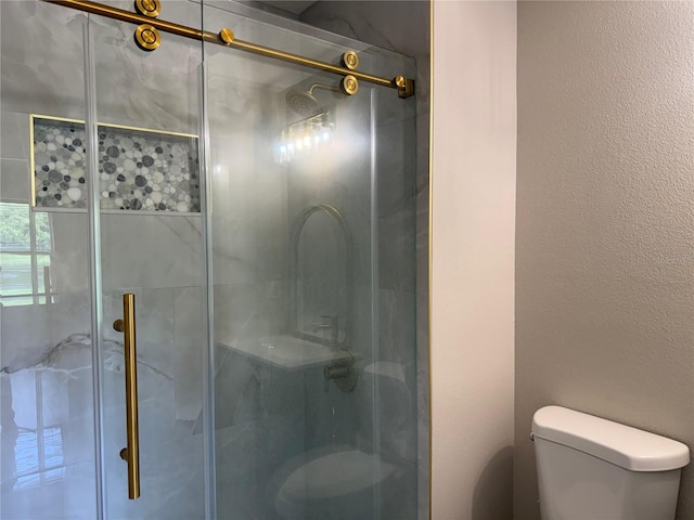 633 Flower Fields Ln, Orlando, FL 32824 - bathroom with a shower stall