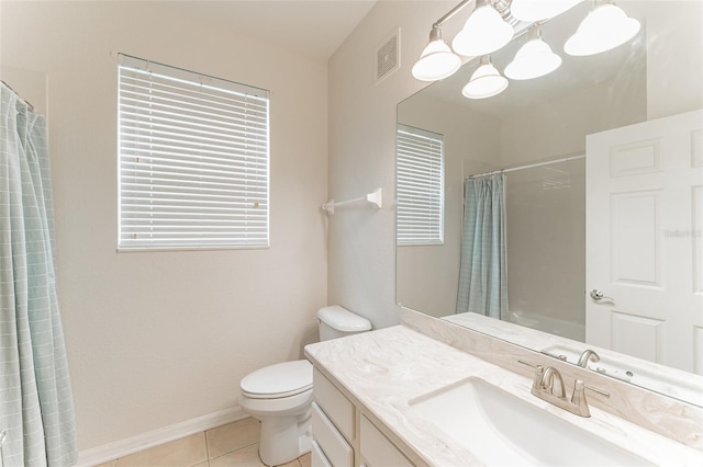 1355 Venezia Ct Unit 201, Davenport, FL 33896 - full bath featuring tile patterned floors, vanity, a shower with curtain, and a chandelier