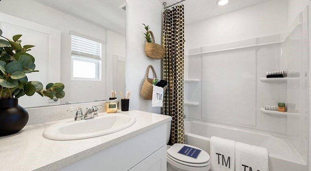 3045 Skyline Loop, Kissimmee, FL 34758 - bathroom featuring vanity, shower / bath combo, and recessed lighting