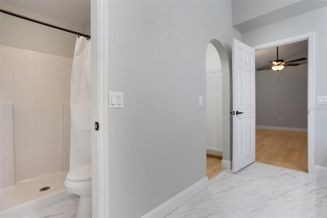 988 Vanderbilt Dr, Eustis, FL 32726 - full bath with a tile shower and ceiling fan