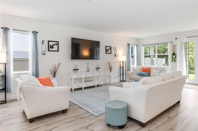 16400 Winding Preserve Cir, Clermont, FL 34714 - living area featuring light wood-style flooring
