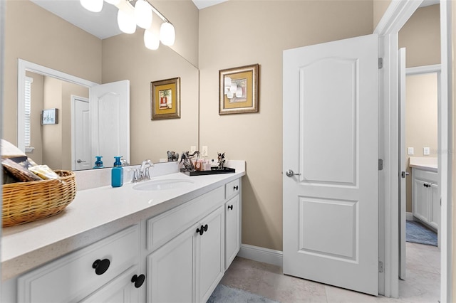 1208 Fieldstone Cir, Oviedo, FL 32765 - bathroom with vanity and baseboards
