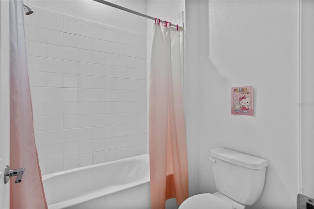 4491 Holstein St, Saint Cloud, FL 34772 - bathroom with shower / bath combo with shower curtain
