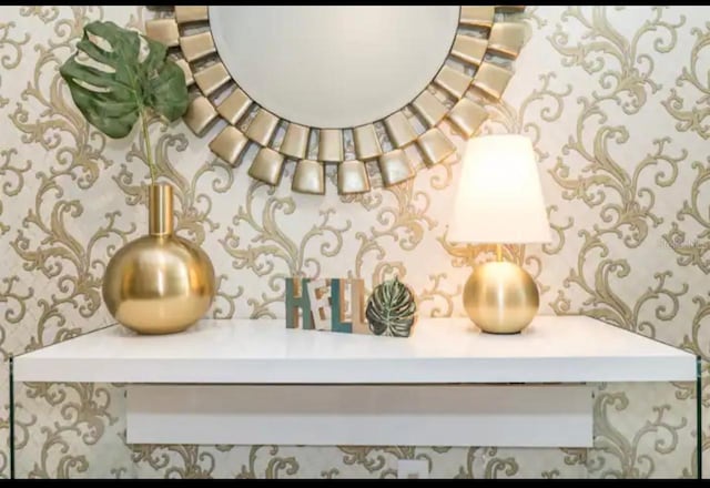 1870 Sawyer Palm Pl Unit 1870, Kissimmee, FL 34747 - detailed view of wallpapered walls