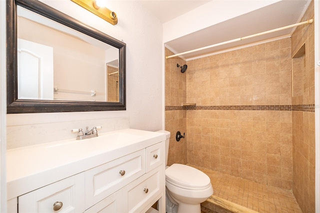2531 Coral Ave, Kissimmee, FL 34741 - bathroom with vanity and a tile shower