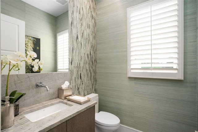 4162 Grande Brick Loop Unit 27, Orlando, FL 32837 - bathroom with tile walls and vanity
