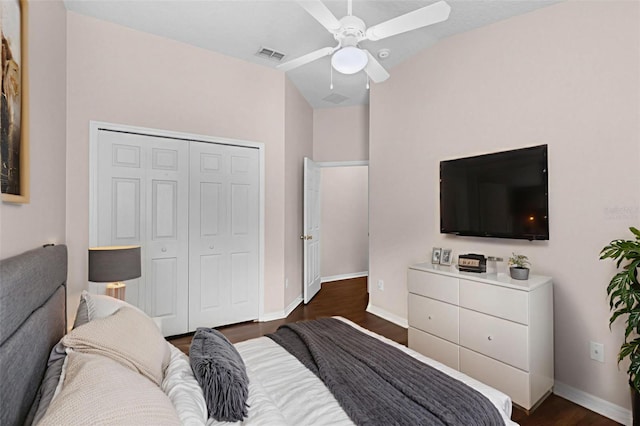 2534 Double Tree Pl, Oviedo, FL 32766 - bedroom with dark wood-style flooring, a closet, and a ceiling fan