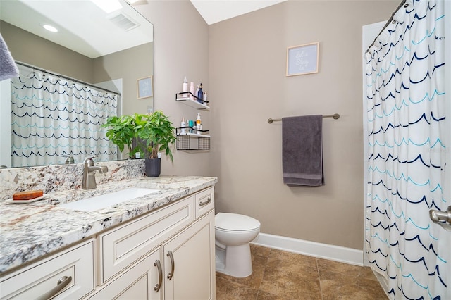 3546 Mediterra Dr, Clermont, FL 34711 - bathroom featuring vanity and a shower with shower curtain
