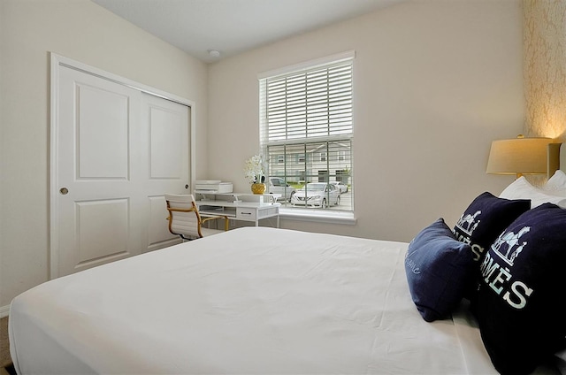927 Paradise Dr, Davenport, FL 33897 - bedroom with a closet