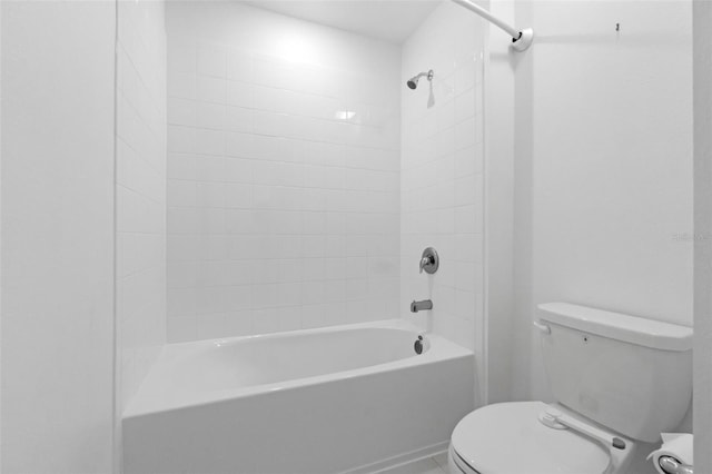 617 Hitch Loop, Saint Cloud, FL 34772 - bathroom with toilet and bathtub / shower combination