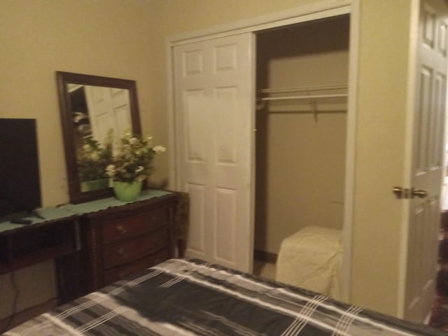 1624 Grand St, Orlando, FL 32805 - bedroom featuring a closet