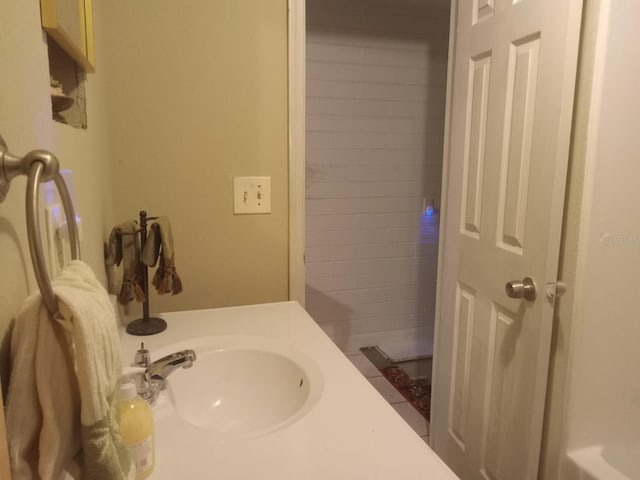 1624 Grand St, Orlando, FL 32805 - full bath featuring a shower and vanity