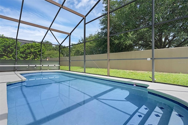 224 Highgate Park Blvd, Davenport, FL 33897 - view of swimming pool featuring a lanai